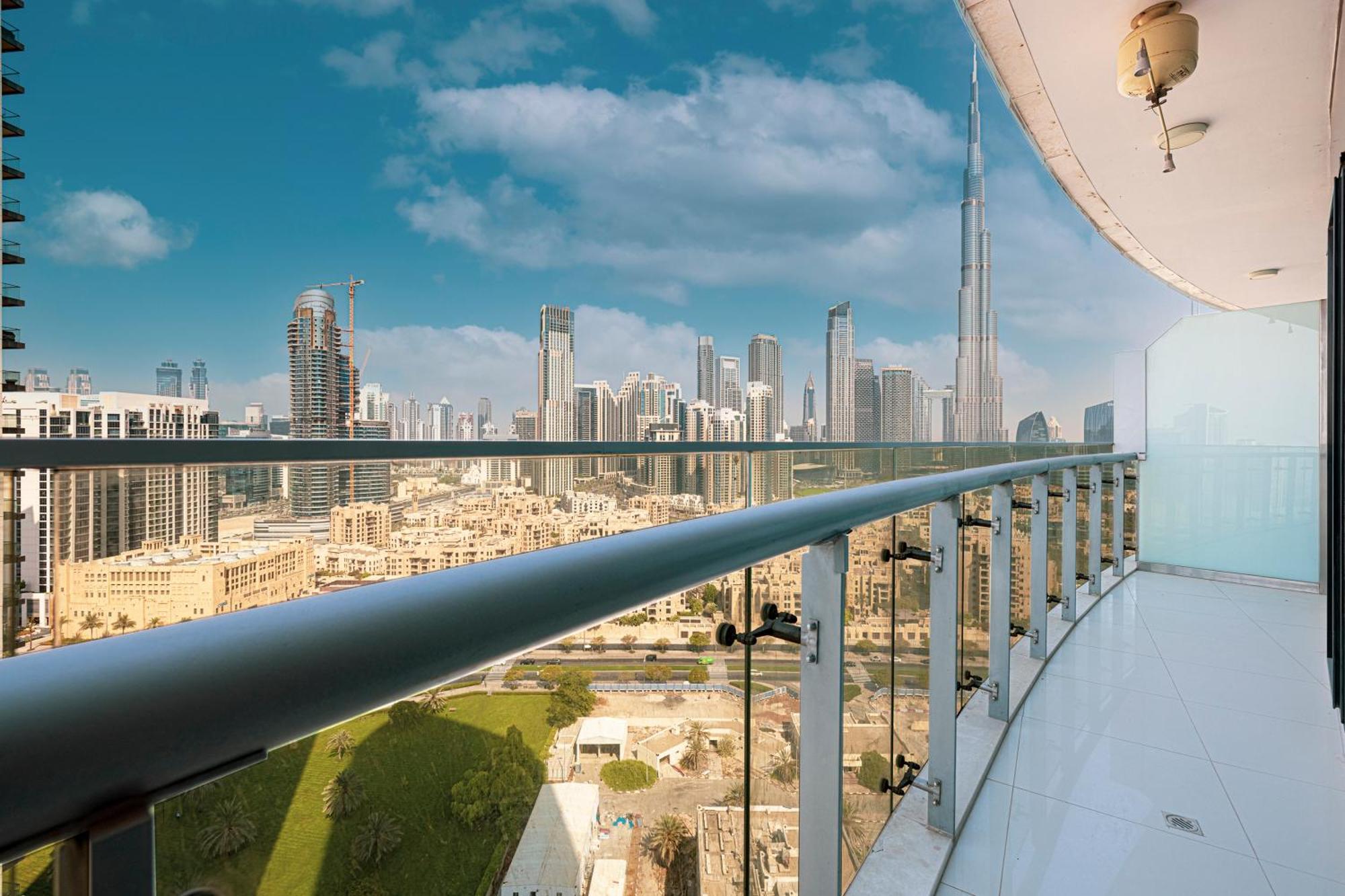 Magnificent - Damac Distinction Downtown Apartment Dubai Bagian luar foto