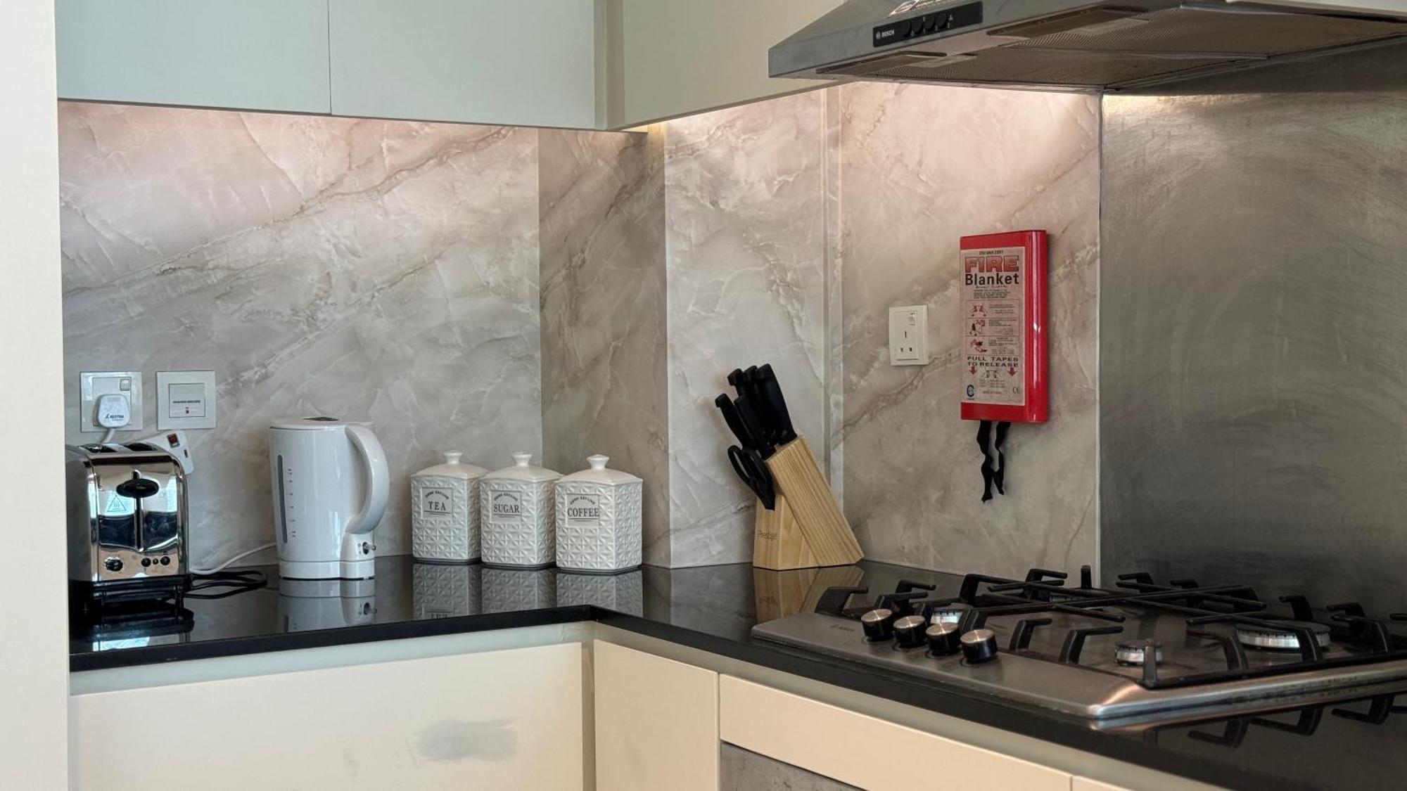 Magnificent - Damac Distinction Downtown Apartment Dubai Bagian luar foto