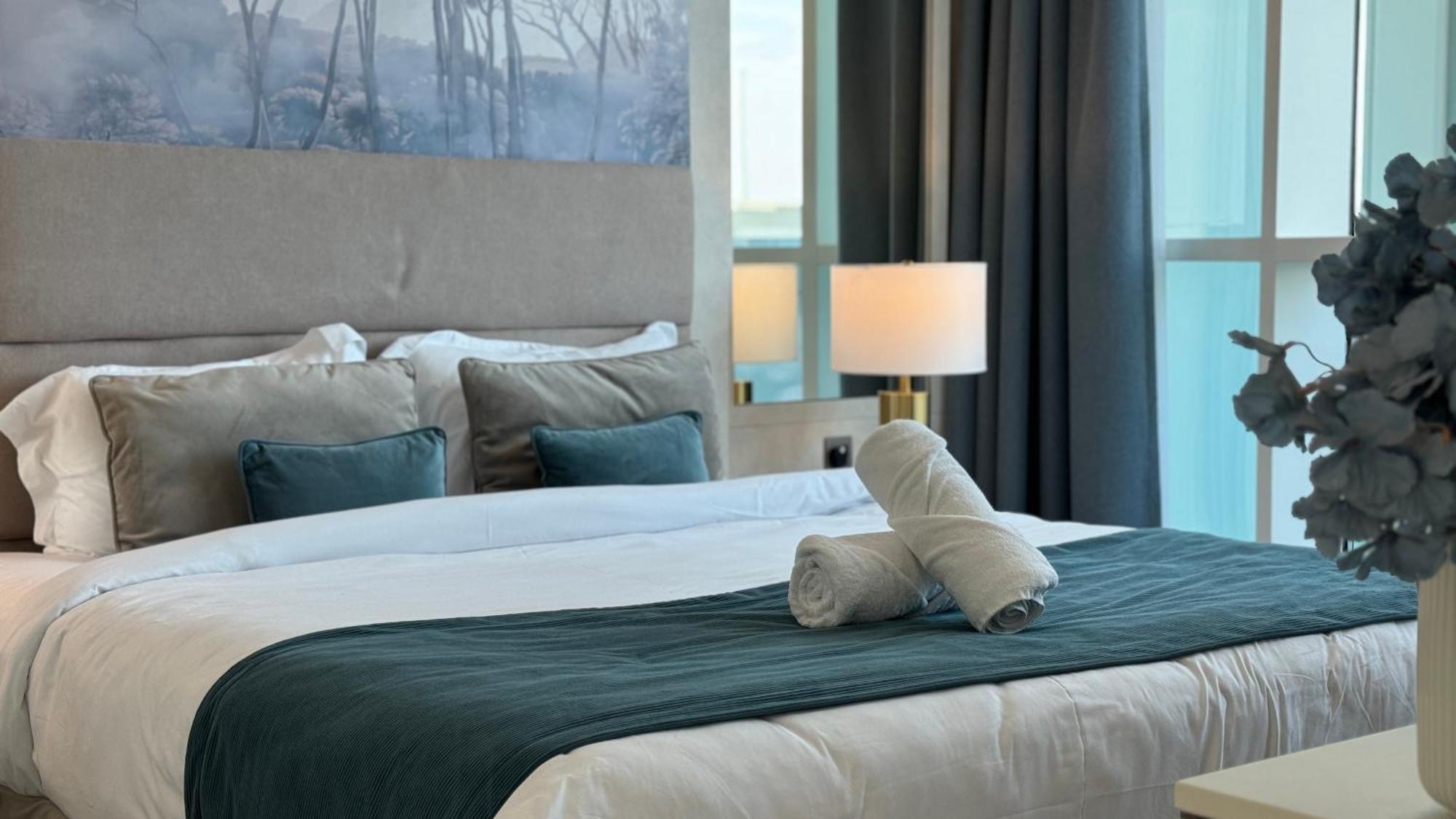 Magnificent - Damac Distinction Downtown Apartment Dubai Bagian luar foto