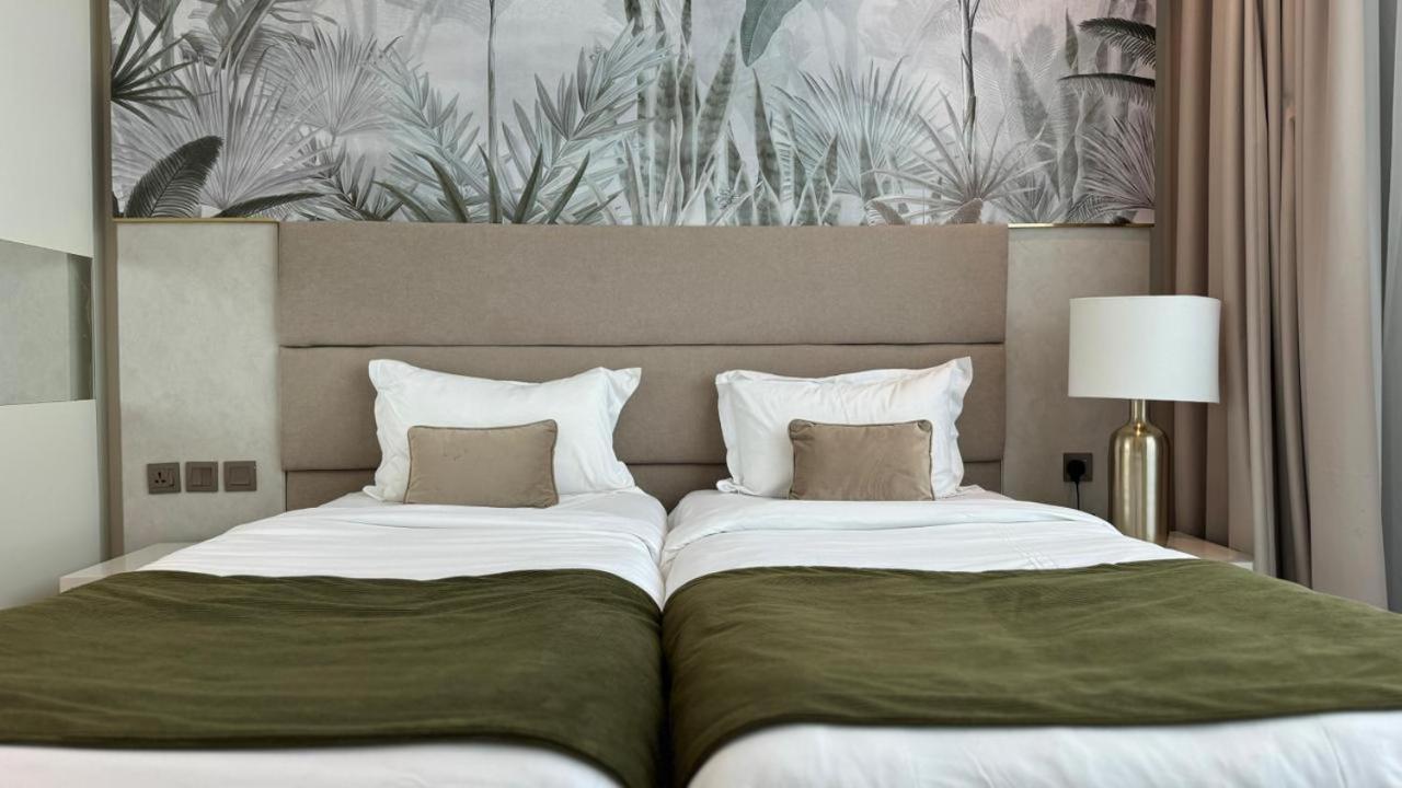 Magnificent - Damac Distinction Downtown Apartment Dubai Bagian luar foto
